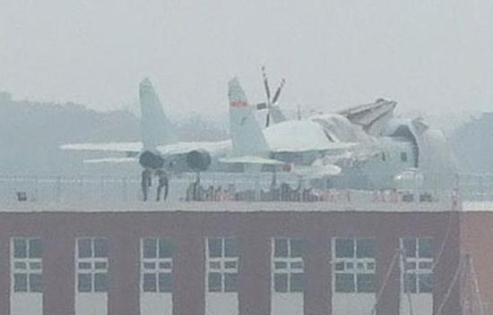 中国海军为何要用水泥造航母？为建成一流舰载机联队无所不用其极