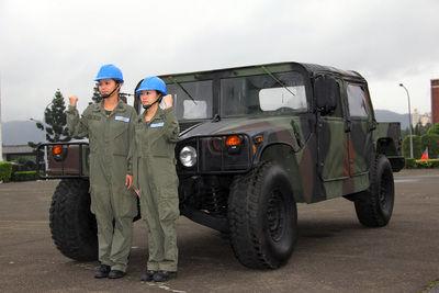 ����������������8�ն�ý��չʾ��Ч��2��Ů��ʿ�̾��㣨��������ã��ң��ڲ��Գ�ʾ���������������������ͼ/̨�塰�����硱��