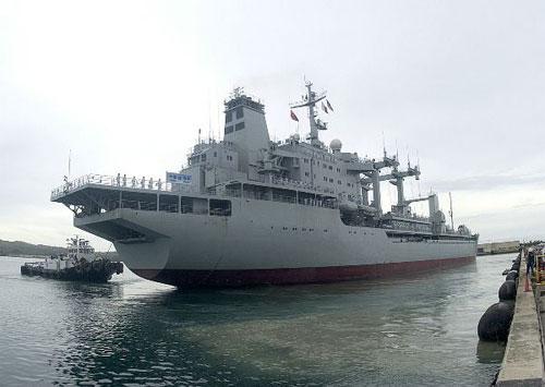 中国最大补给舰“青海湖”号:慢是最大缺点 中国最大补给舰“青海湖”号:慢是最大缺点