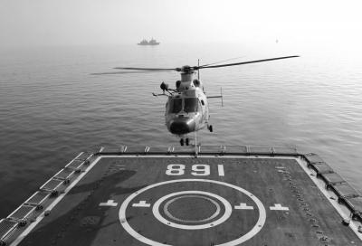 �ж���������ҹ��ϰ�ֳ������ߺ÷��֡�Ϯ��Сͧ��