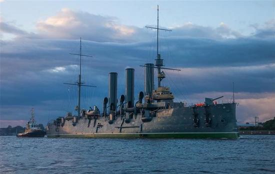 113岁老舰再次服役：俄军8艘巡洋舰力压中国，重回世界第二