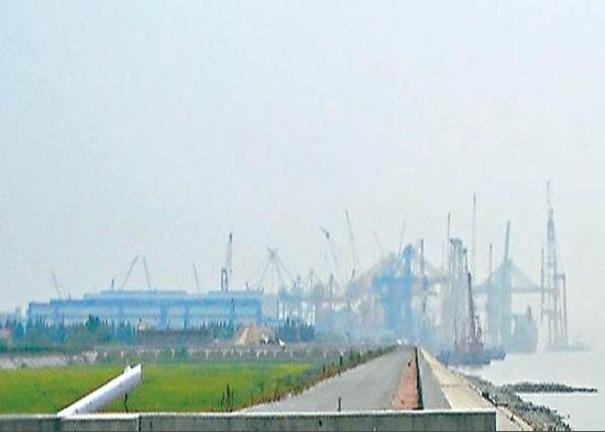 日记者长兴岛刺探中国航母情报:未进厂区拍到影子