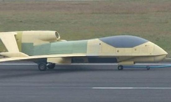 热烈祝贺翔龙无人机批量生产，人民解放军力量培增器