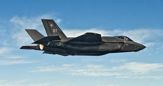 F-35空战性能不如预期，美国空军只好继续用老鹰