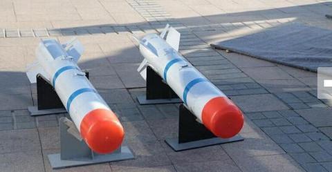 仅45公斤重 一架最少能挂6枚 中国靠小导弹把无人机卖遍全球
