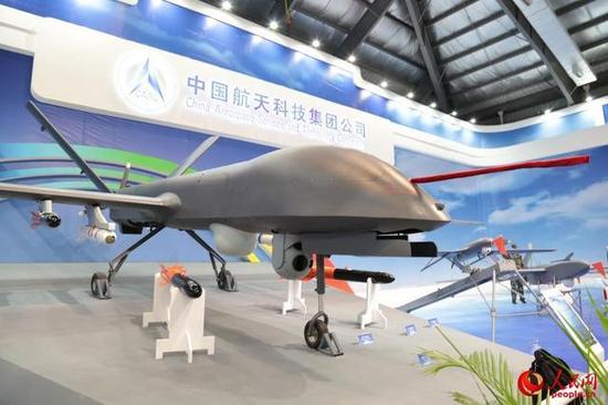 仅45公斤重 一架最少能挂6枚 中国靠小导弹把无人机卖遍全球