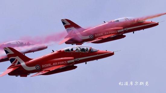 英国红箭飞行表演队羡慕“八一”队战机,自身资金不足难以换新机