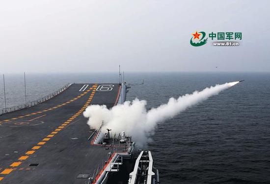 中国航母作战群的雏形已出现，但急需一型战机提高编队的防御纵深