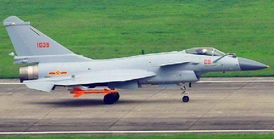中国3+++代新战机携三尖端导弹 可隐身对付美国F-22吗？