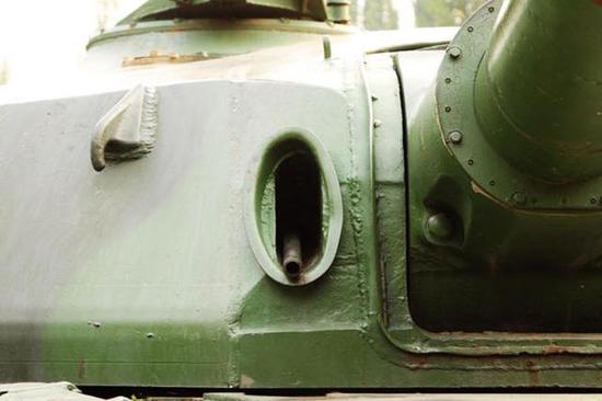 国产“风暴”坦克不惧英法意，航展上狂飙的VT坦克都是他儿孙辈