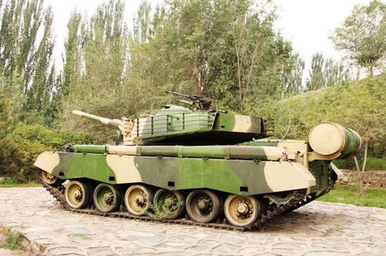 国产“风暴”坦克不惧英法意,航展上狂飙的VT坦克都是他儿孙辈