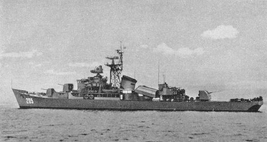 新中国第一艘远洋巨轮首航日本沉没，日方称遭到鱼雷攻击