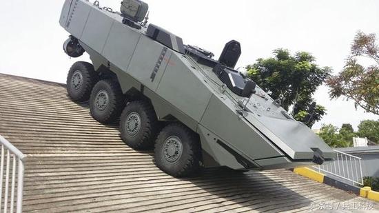 在香港被扣押的 “特雷克斯”装甲车，没有新媒说的那么先进