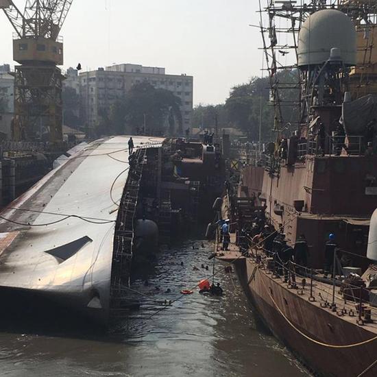 印度孟买造船厂能力堪忧 击沉自家潜艇又弄翻