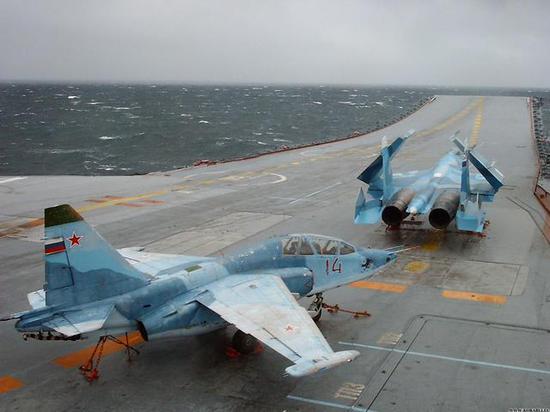 西方媒体：接连坠机表明俄军航母不经常更换拦阻索