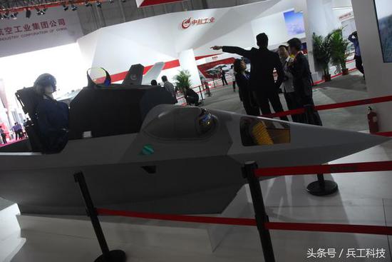 来看看中国五代机的先进座舱长什么样?