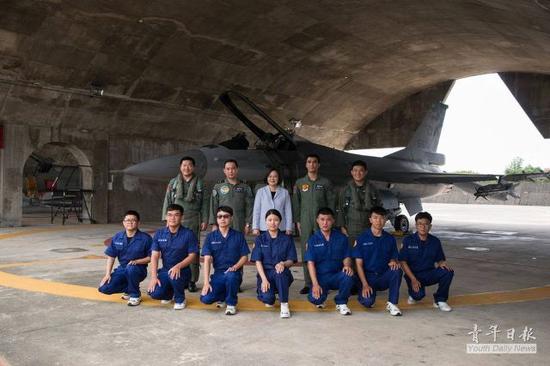 ��Ӣ�ĵִ�վ���ɽ����ָ�Ӳ������ϡ�����ר��������ת����ɽ���أ��Ӳ쿪��ɽ�����ɵ�ս�����⡢���е���ָ��������ʩ