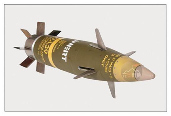 xm982"神剑"155毫米制导炮弹 图中是一款特制教练弹
