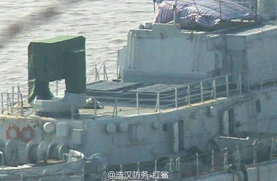 改装后红旗-10导弹发射架和红旗-16垂直发射架清晰可见