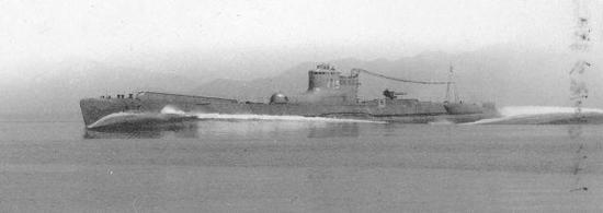图片：乙型远洋潜艇首艇伊-15号，伊-17是其同型艇，可以携带一架水上飞机。