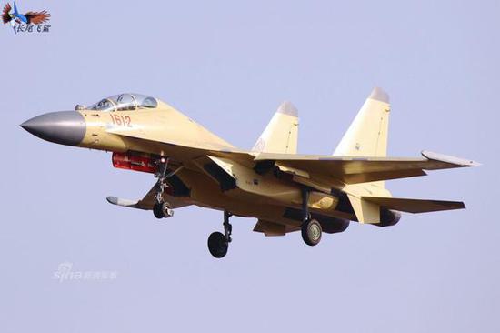 歼16已正式入役中国空军，未来“力压”歼20成为空中“核心”