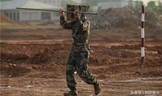 這是96式坦克?你認錯了,此乃解放軍的魔改金幣車