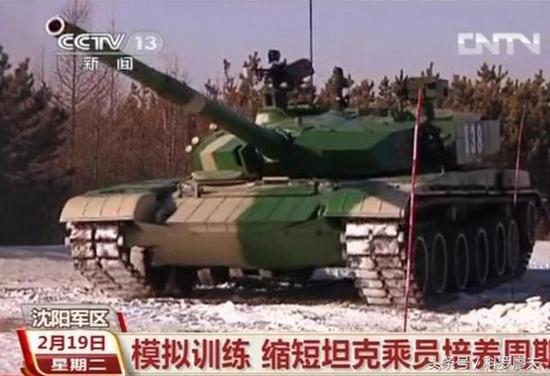 完成模擬練習後坦克兵到訓練場實際操作