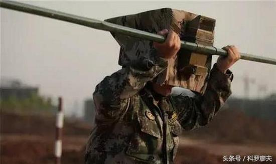 這是96式坦克?你認錯了,此乃解放軍的魔改金幣車