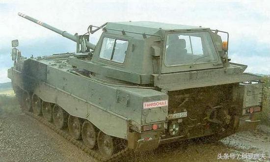 德國豹1A1主戰坦克的教練坦克。