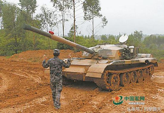 這是96式坦克?你認錯了,此乃解放軍的魔改金幣車