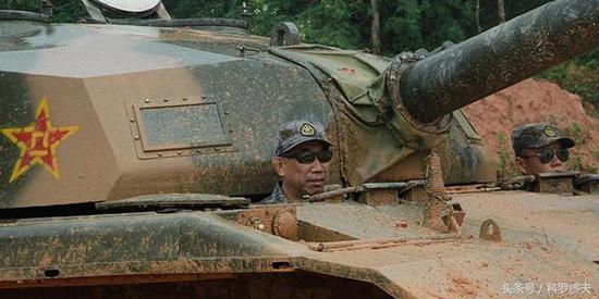 這是96式坦克?你認錯了,此乃解放軍的魔改金幣車