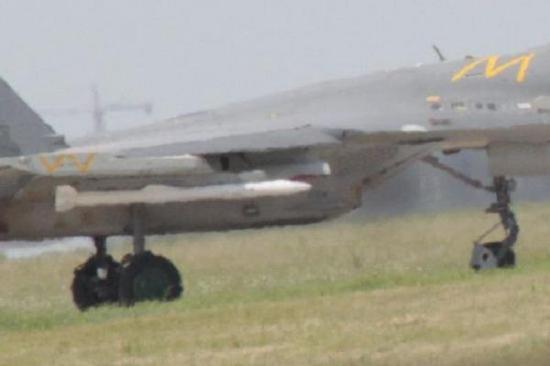 据说是国产PL-15中远程空空导弹的图片