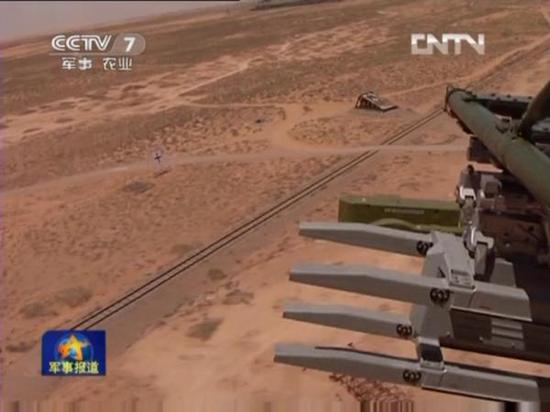 电视报道中，经常可以看到米-17直升机携带AKD-9导弹挂梁的图像，但很少有实际发射导弹的画面