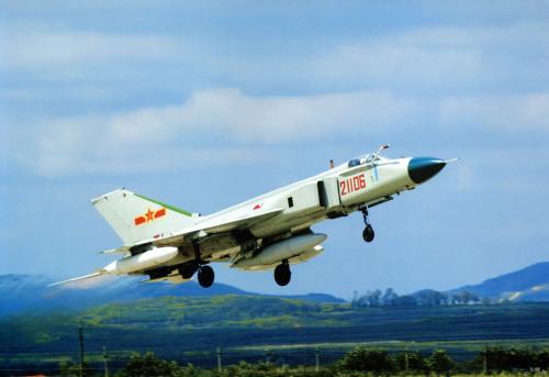 歼8战机曾在退役澳航母上弹射起降?专家称纯