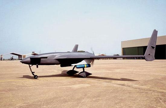 图片:尼日利亚空军公布的照片,显示其装备有中