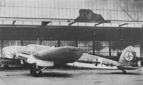 图片：装备德军的He-111A-0型轰炸机，由于性能不佳被德军拒用，后来这批飞机直接打包卖给了中国。