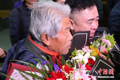 2月11日，王琪在亲人的陪伴下走出西安咸阳国际机场，回到阔别50余年的家乡陕西省咸阳市。