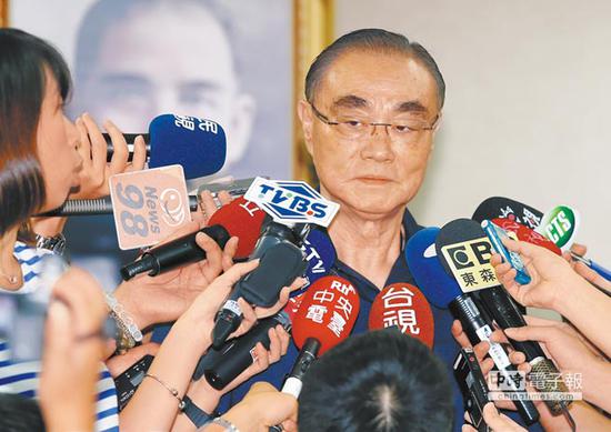 台“国防部长”冯世宽