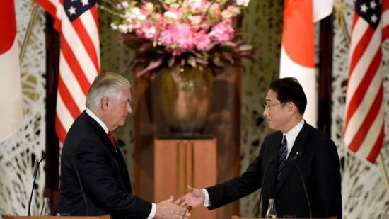 蒂勒森会见日本外相岸田文雄