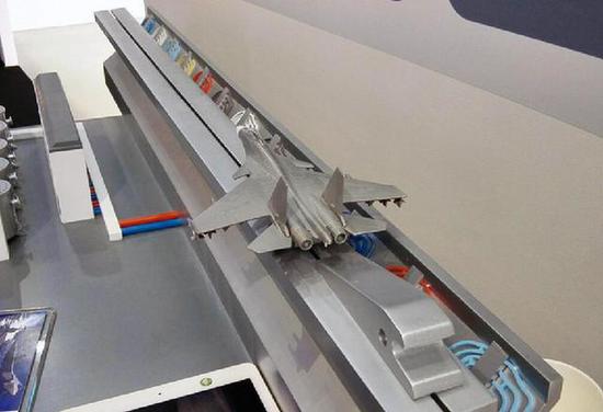 蒸汽与电磁弹射器谁更适合中国航母?为何001