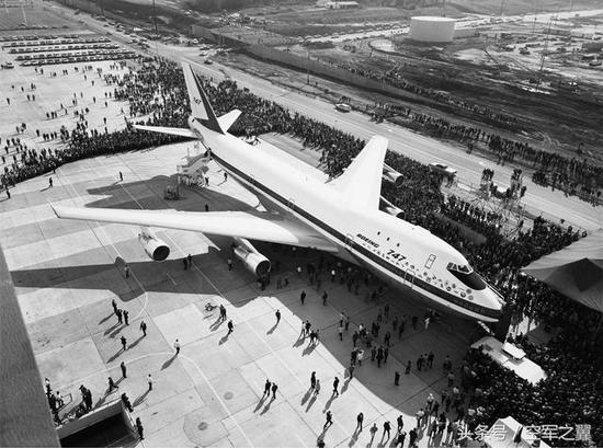 1968年9月30日，波音747首架原型机下线仪式