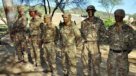 4月1日,出发前的一支巴基斯坦陆军参赛队。8支巴基斯坦陆军参赛队将会提前进入竞赛