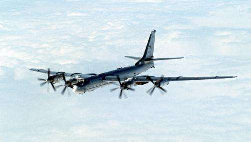 　　资料图：俄罗斯tu-95战略轰炸机