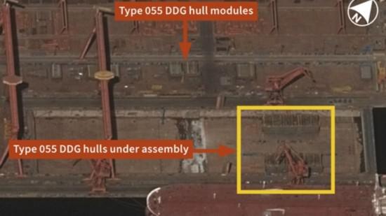 
	英国简氏防务刊出的中国北方某船厂开始总装055的航拍照片 
