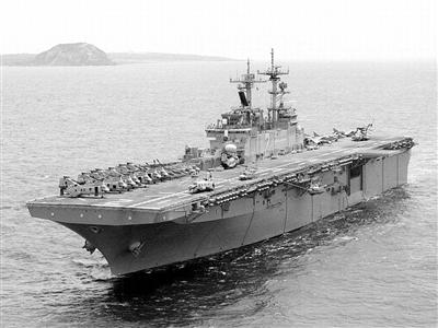 美国“黄蜂”级两栖攻击舰