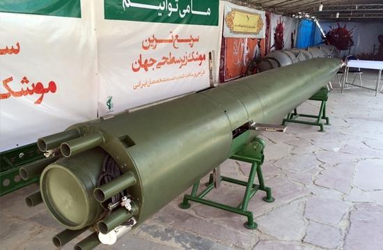 点击查看大图 上图为原版“暴风雪”, 下图为“Hoot”鱼雷,可以看到两者的尾部结构完全一致