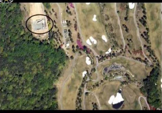 朝鲜中央电视台在节目上表示,萨德发射车位于高尔夫球场的北侧。