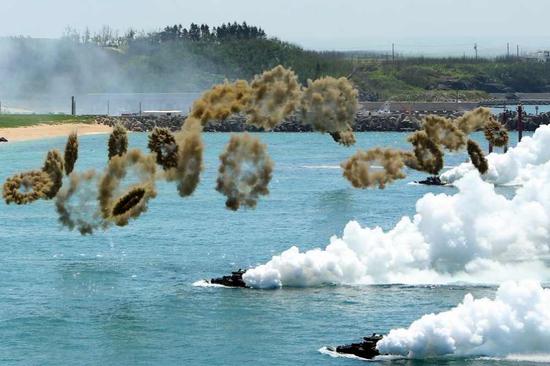 点击查看大图 5月9日台三军实兵实弹预演