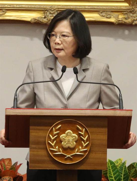 点击查看大图 蔡英文在520前竟喊话大陆 妄称新问卷有新题目