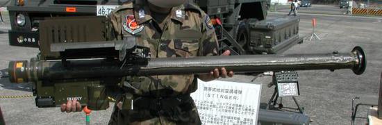 图片:中国专用型TY-90空空导弹性能远高于从91式便携式防空导弹发展而来日本直升机空空导弹。